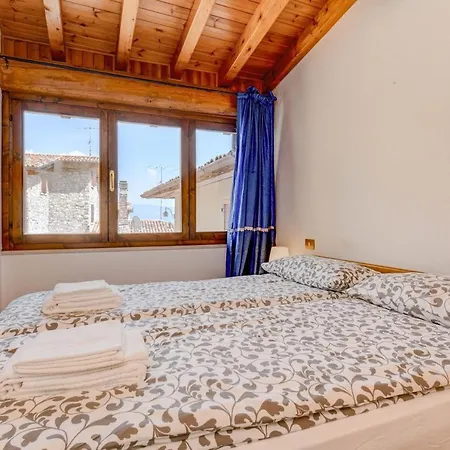 Pietre Antiche 3 *